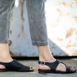 Plus Size Women Casual Clip Toe Hollow Black Buckle Flat Sandals